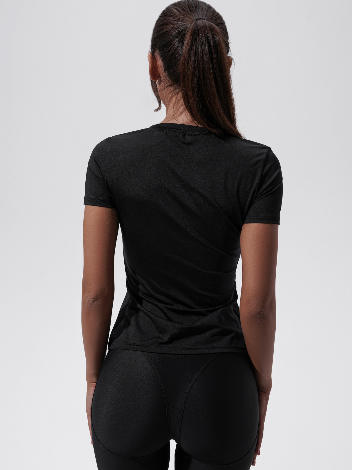 Топ T-Shirt Logo Black для спорта и фитнеса – фото №  3