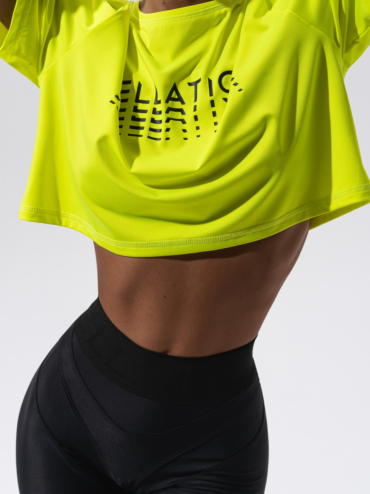 Топ T-Shirt Middle Logo Fluo Green для спорта и фитнеса – фото №  4